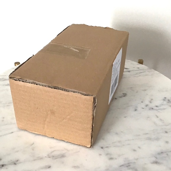 Anthropologie Butter Dish Handpainted Glazed Stoneware New in Box - Picture 8 of 8